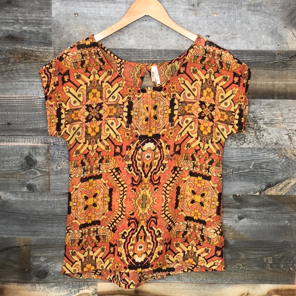 Truth Tops - Truth | Aztec Print Top | M
”